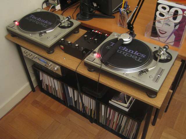 http://atarien.jackypc.com/platines_mk2.jpg